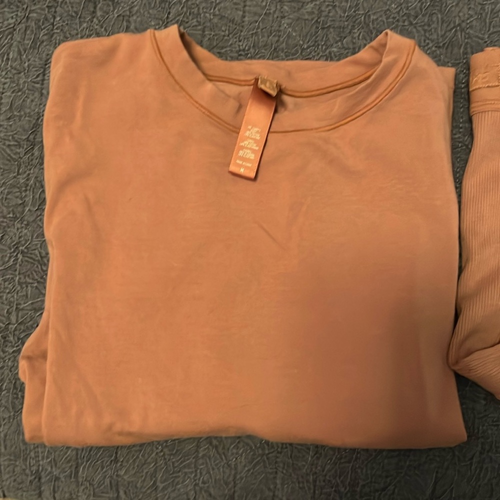 SKIMS * NWT*